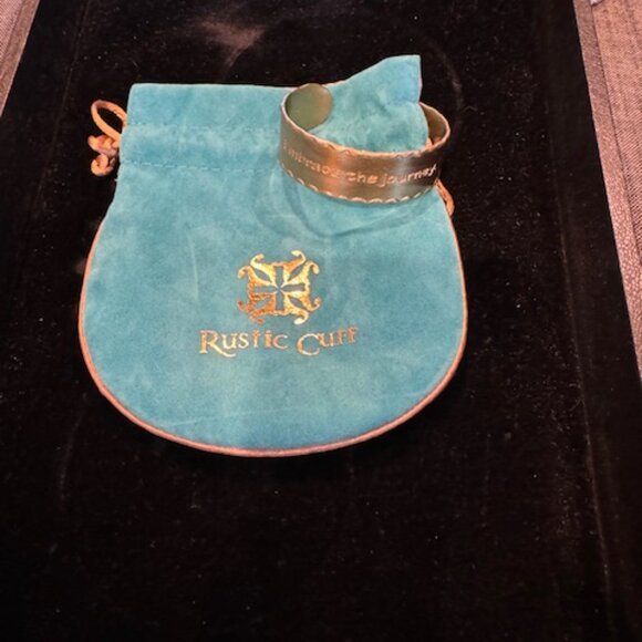 Rustic Cuff Embrace the Journey bracelet - Picture 2 of 2